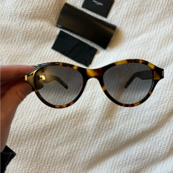 Saint Laurent Tortoise Sunglasses in “Sunset” - Picture 2 of 9